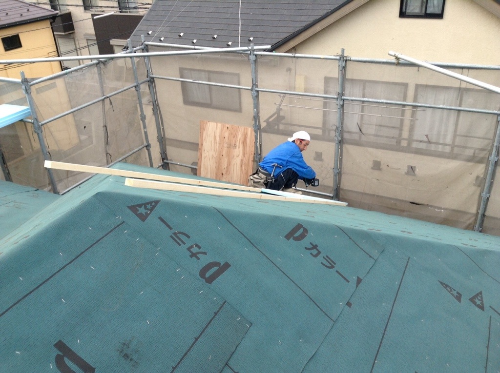 耐震性・防水性・耐久性の高いアスファルトシングル屋根に葺き替え