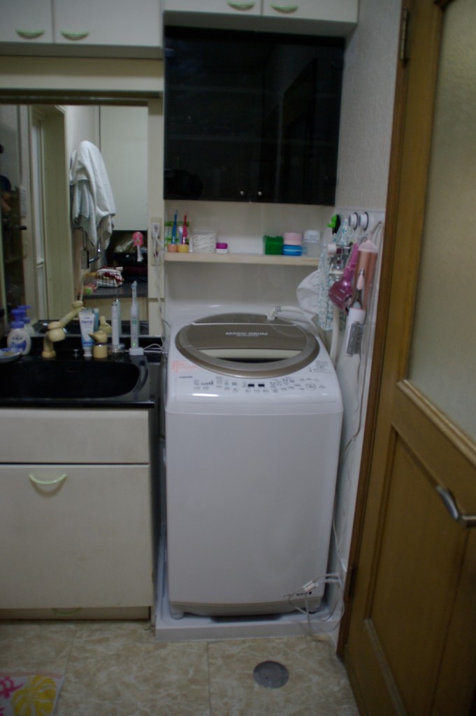 マルバー社ドラム式ビルトイン洗濯機を撤去 国産洗濯機を設置できるようにリフォーム