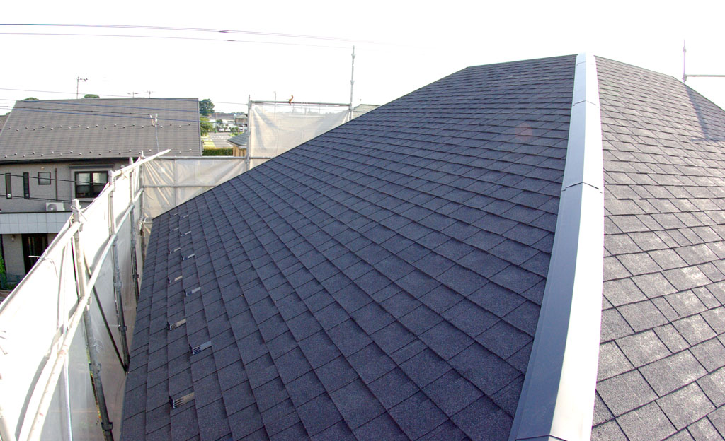 屋根のリフォーム。軽い屋根材で家への負担を軽く