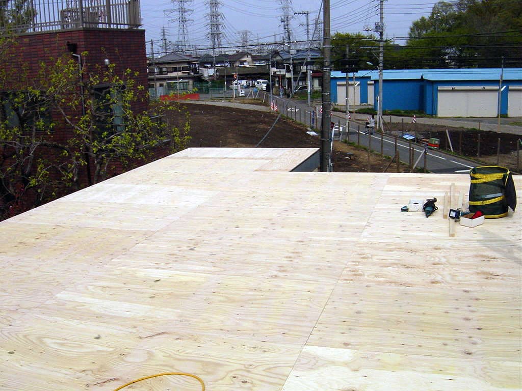 工場の屋根リフォーム　重ね葺きで断熱性をUP