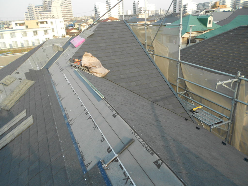 屋根の葺き替えと同時に屋根断熱を行った事例