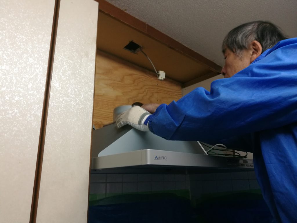 ふかふか揺れるウッドデッキをメンテナンス