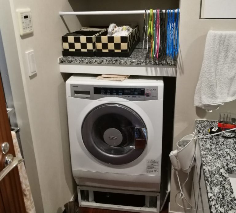 ドラム式洗濯機置き場を、縦型洗濯機が置けるようにリフォーム