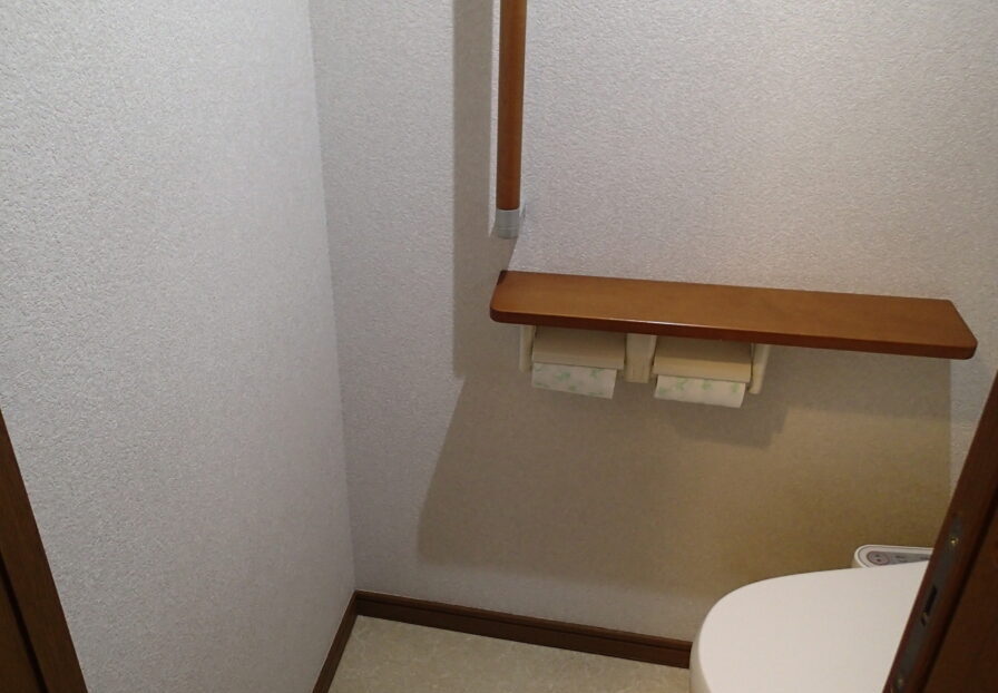 ２階のトイレに独立した手洗いを設置