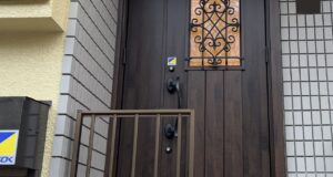 外壁塗装・屋根葺き替え・玄関ドア交換による外装一括リフォーム事例