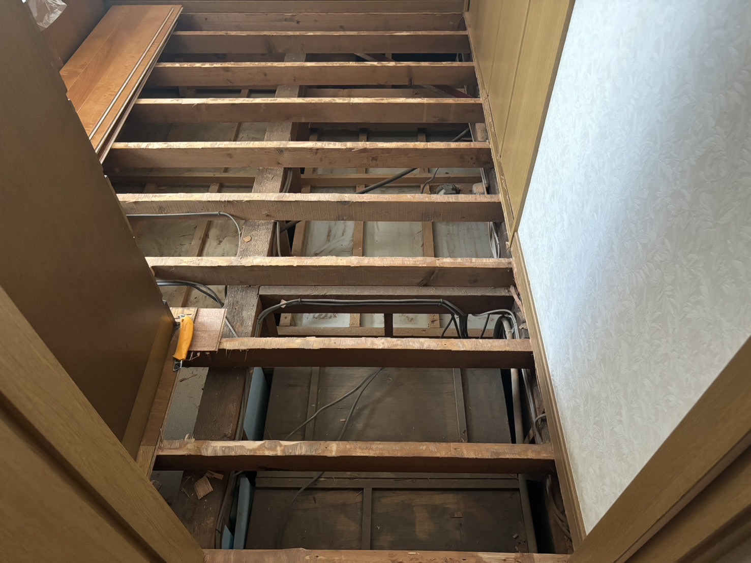 お客様にも好印象♪ 家族みんなが嬉しい 玄関＆勉強部屋の床リフォーム