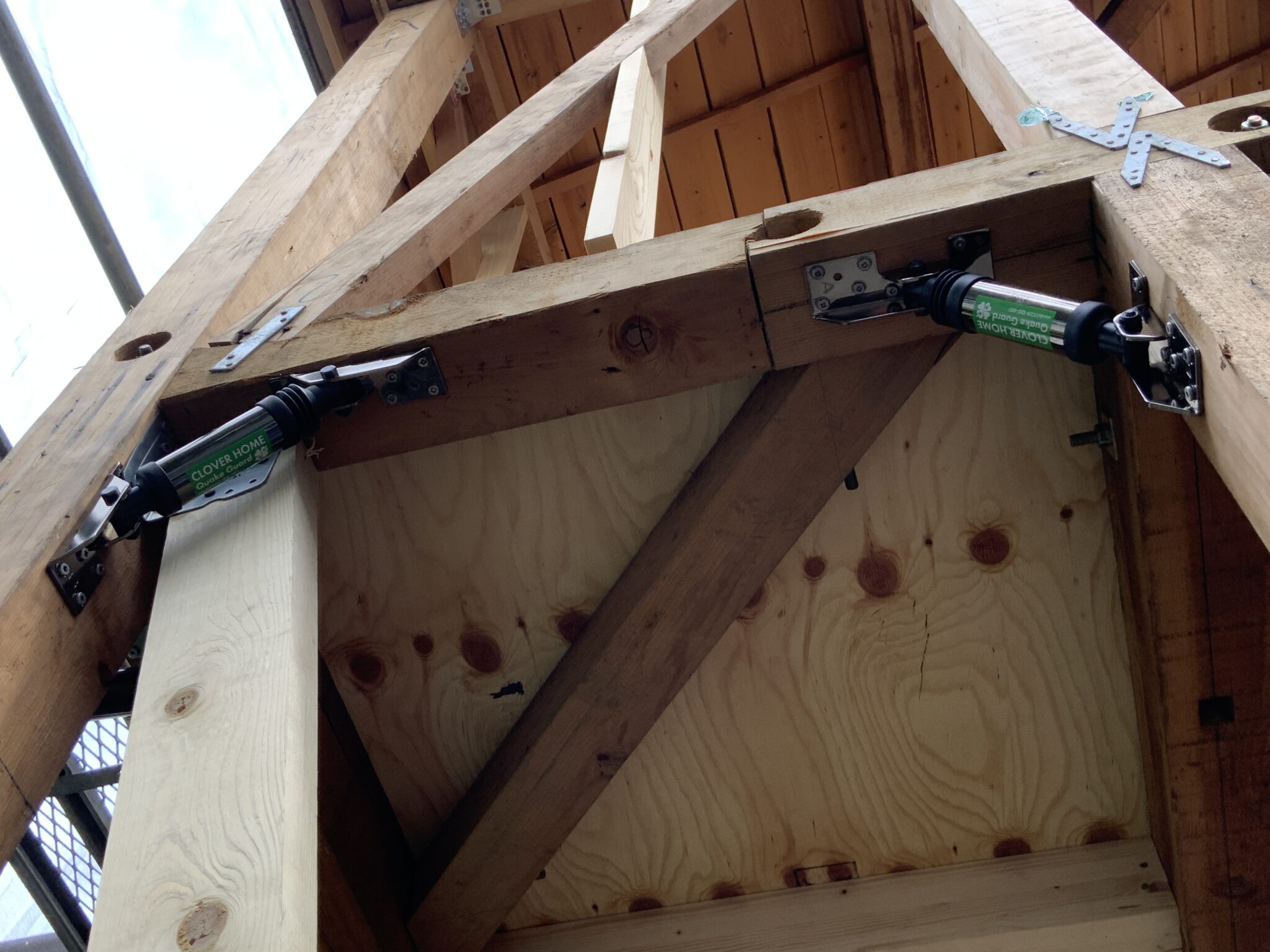 建築に用いる木造構造体油圧制震ダンパーの構造や効果について